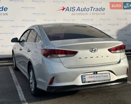 Сірий Хендай Соната, об'ємом двигуна 2 л та пробігом 390 тис. км за 11490 $, фото 7 на Automoto.ua