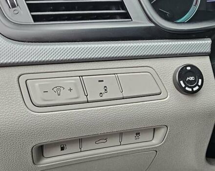 Серый Хендай Соната, объемом двигателя 2.36 л и пробегом 130 тыс. км за 9900 $, фото 13 на Automoto.ua