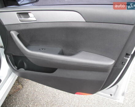 Сірий Хендай Соната, об'ємом двигуна 0 л та пробігом 256 тис. км за 13999 $, фото 36 на Automoto.ua