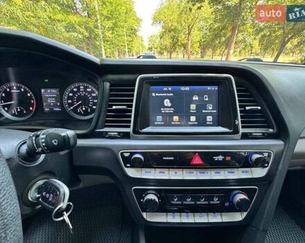 Серый Хендай Соната, объемом двигателя 2.36 л и пробегом 118 тыс. км за 11800 $, фото 9 на Automoto.ua