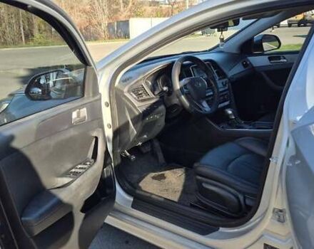 Серый Хендай Соната, объемом двигателя 2 л и пробегом 181 тыс. км за 14000 $, фото 16 на Automoto.ua