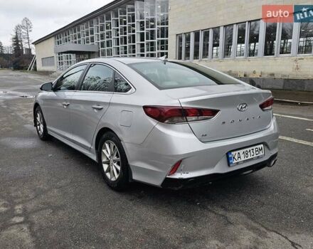 Серый Хендай Соната, объемом двигателя 2.36 л и пробегом 130 тыс. км за 9900 $, фото 8 на Automoto.ua