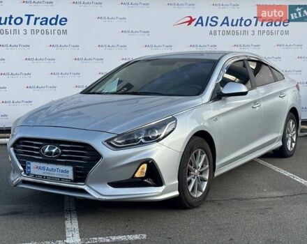 Сірий Хендай Соната, об'ємом двигуна 2 л та пробігом 390 тис. км за 11490 $, фото 1 на Automoto.ua