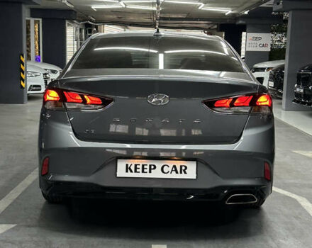 Сірий Хендай Соната, об'ємом двигуна 2.36 л та пробігом 109 тис. км за 12999 $, фото 5 на Automoto.ua