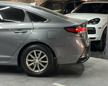 Сірий Хендай Соната, об'ємом двигуна 2.36 л та пробігом 109 тис. км за 12999 $, фото 9 на Automoto.ua