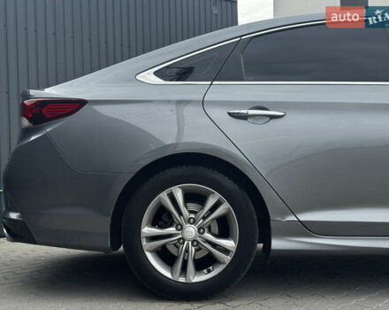 Серый Хендай Соната, объемом двигателя 2.4 л и пробегом 133 тыс. км за 13850 $, фото 11 на Automoto.ua