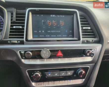 Сірий Хендай Соната, об'ємом двигуна 2 л та пробігом 280 тис. км за 8800 $, фото 10 на Automoto.ua