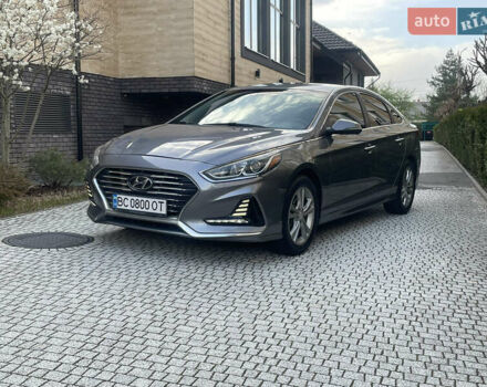 Серый Хендай Соната, объемом двигателя 2.4 л и пробегом 140 тыс. км за 13950 $, фото 1 на Automoto.ua