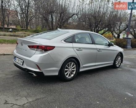 Серый Хендай Соната, объемом двигателя 2.36 л и пробегом 130 тыс. км за 9900 $, фото 4 на Automoto.ua