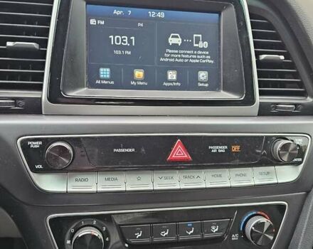 Сірий Хендай Соната, об'ємом двигуна 2.36 л та пробігом 130 тис. км за 9600 $, фото 17 на Automoto.ua