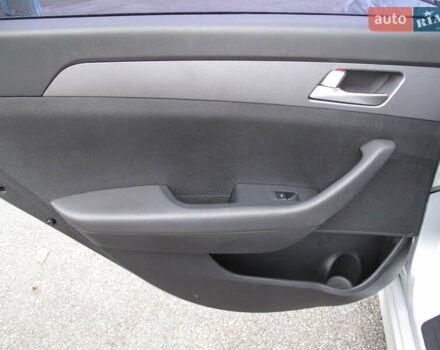 Сірий Хендай Соната, об'ємом двигуна 0 л та пробігом 256 тис. км за 13999 $, фото 23 на Automoto.ua