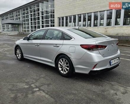 Серый Хендай Соната, объемом двигателя 2.36 л и пробегом 130 тыс. км за 9900 $, фото 9 на Automoto.ua