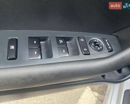 Серый Хендай Соната, объемом двигателя 2 л и пробегом 318 тыс. км за 12490 $, фото 10 на Automoto.ua