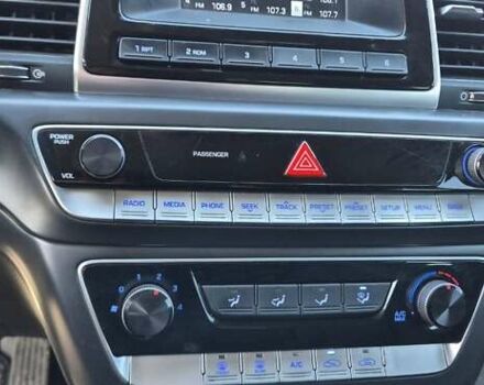 Серый Хендай Соната, объемом двигателя 2 л и пробегом 181 тыс. км за 14000 $, фото 22 на Automoto.ua