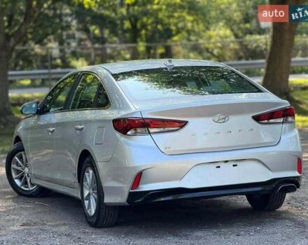 Сірий Хендай Соната, об'ємом двигуна 2.36 л та пробігом 87 тис. км за 9800 $, фото 3 на Automoto.ua