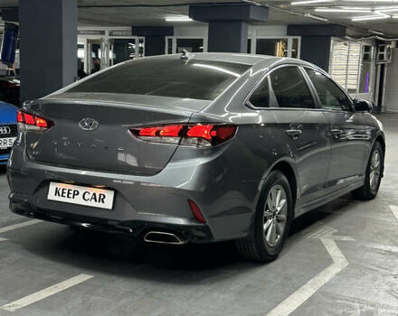 Сірий Хендай Соната, об'ємом двигуна 2.36 л та пробігом 109 тис. км за 12999 $, фото 6 на Automoto.ua