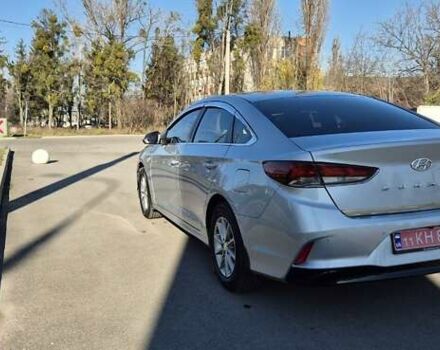 Серый Хендай Соната, объемом двигателя 2 л и пробегом 181 тыс. км за 14000 $, фото 5 на Automoto.ua