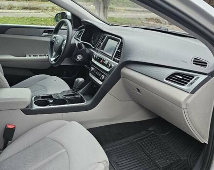 Сірий Хендай Соната, об'ємом двигуна 2.36 л та пробігом 130 тис. км за 9600 $, фото 15 на Automoto.ua