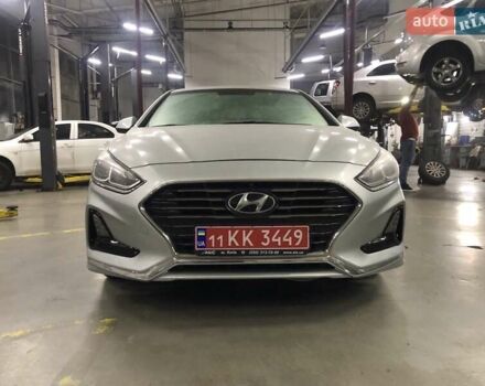 Серый Хендай Соната, объемом двигателя 2 л и пробегом 388 тыс. км за 11490 $, фото 3 на Automoto.ua