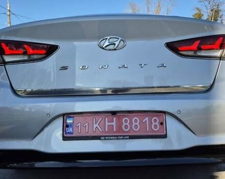 Серый Хендай Соната, объемом двигателя 2 л и пробегом 181 тыс. км за 14000 $, фото 3 на Automoto.ua