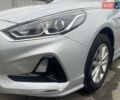 Серый Хендай Соната, объемом двигателя 2 л и пробегом 318 тыс. км за 12490 $, фото 1 на Automoto.ua