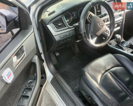 Сірий Хендай Соната, об'ємом двигуна 2 л та пробігом 280 тис. км за 8800 $, фото 17 на Automoto.ua