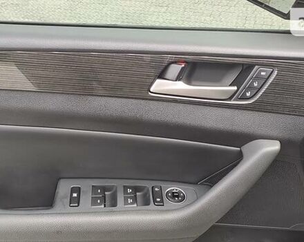 Серый Хендай Соната, объемом двигателя 2.4 л и пробегом 93 тыс. км за 14154 $, фото 15 на Automoto.ua