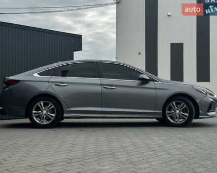 Серый Хендай Соната, объемом двигателя 2.4 л и пробегом 133 тыс. км за 13850 $, фото 12 на Automoto.ua