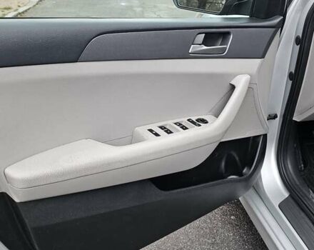 Серый Хендай Соната, объемом двигателя 2.36 л и пробегом 130 тыс. км за 9900 $, фото 15 на Automoto.ua