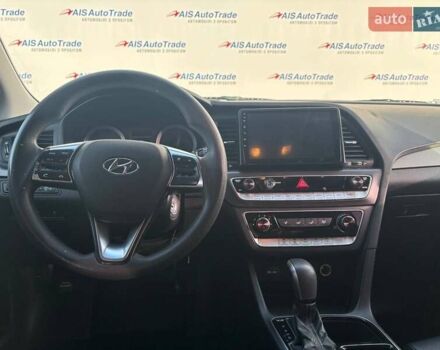 Сірий Хендай Соната, об'ємом двигуна 2 л та пробігом 390 тис. км за 11490 $, фото 8 на Automoto.ua