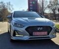 Серый Хендай Соната, объемом двигателя 2 л и пробегом 181 тыс. км за 14000 $, фото 2 на Automoto.ua