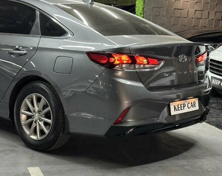 Сірий Хендай Соната, об'ємом двигуна 2.36 л та пробігом 109 тис. км за 12999 $, фото 8 на Automoto.ua