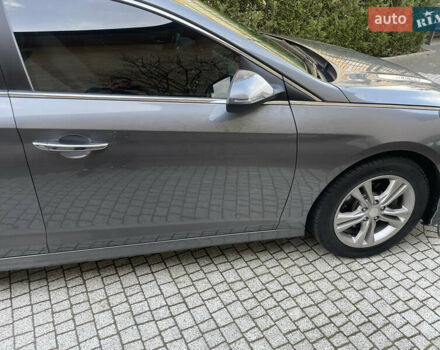 Серый Хендай Соната, объемом двигателя 2.4 л и пробегом 140 тыс. км за 13950 $, фото 10 на Automoto.ua