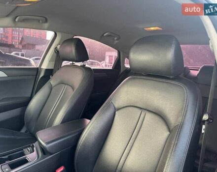 Сірий Хендай Соната, об'ємом двигуна 2 л та пробігом 390 тис. км за 11490 $, фото 9 на Automoto.ua