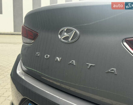 Серый Хендай Соната, объемом двигателя 2.4 л и пробегом 133 тыс. км за 13850 $, фото 5 на Automoto.ua