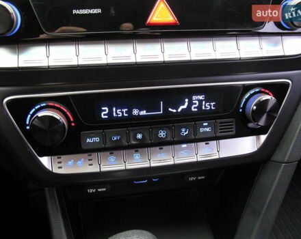 Сірий Хендай Соната, об'ємом двигуна 0 л та пробігом 256 тис. км за 13999 $, фото 77 на Automoto.ua