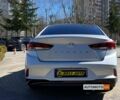 Серый Хендай Соната, объемом двигателя 2 л и пробегом 129 тыс. км за 16400 $, фото 5 на Automoto.ua