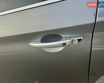 Серый Хендай Соната, объемом двигателя 2.36 л и пробегом 109 тыс. км за 14500 $, фото 6 на Automoto.ua