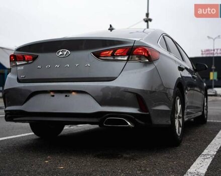 Сірий Хендай Соната, об'ємом двигуна 2.4 л та пробігом 107 тис. км за 12000 $, фото 7 на Automoto.ua