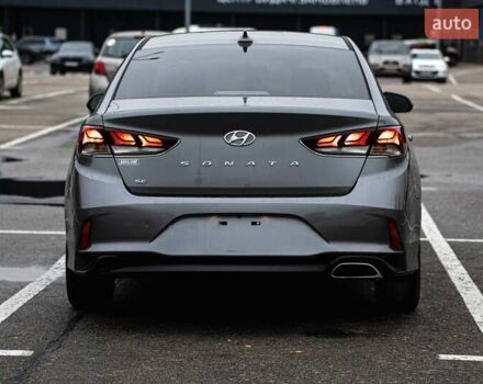 Сірий Хендай Соната, об'ємом двигуна 2.4 л та пробігом 107 тис. км за 12000 $, фото 5 на Automoto.ua
