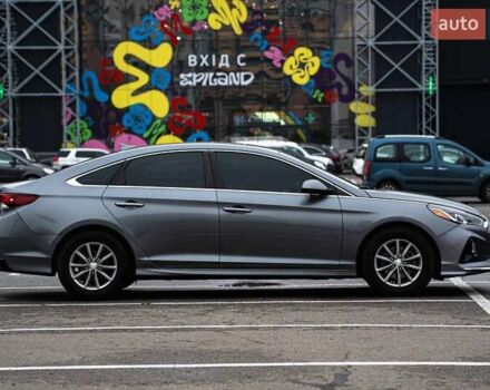 Сірий Хендай Соната, об'ємом двигуна 2.4 л та пробігом 107 тис. км за 12000 $, фото 6 на Automoto.ua