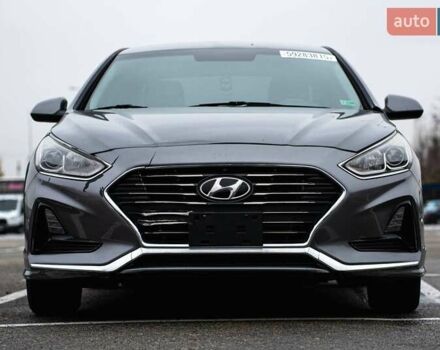 Сірий Хендай Соната, об'ємом двигуна 2.4 л та пробігом 107 тис. км за 12000 $, фото 1 на Automoto.ua