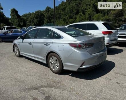 Серый Хендай Соната, объемом двигателя 2 л и пробегом 107 тыс. км за 2800 $, фото 3 на Automoto.ua