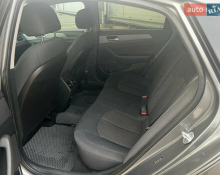 Серый Хендай Соната, объемом двигателя 2.36 л и пробегом 109 тыс. км за 14500 $, фото 14 на Automoto.ua