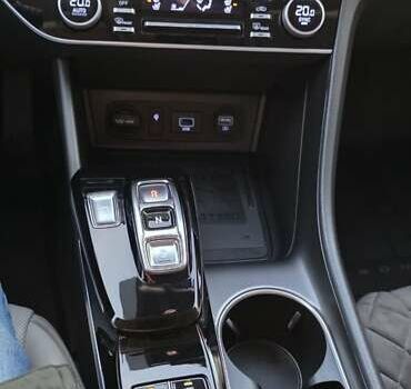 Сірий Хендай Соната, об'ємом двигуна 2 л та пробігом 53 тис. км за 27000 $, фото 34 на Automoto.ua