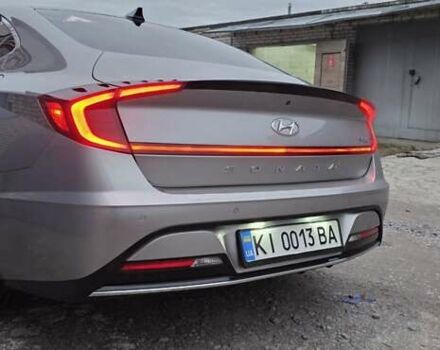 Сірий Хендай Соната, об'ємом двигуна 2 л та пробігом 53 тис. км за 27000 $, фото 2 на Automoto.ua