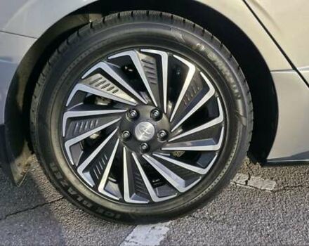 Сірий Хендай Соната, об'ємом двигуна 2 л та пробігом 53 тис. км за 27000 $, фото 18 на Automoto.ua