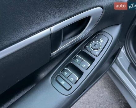 Серый Хендай Соната, объемом двигателя 2.5 л и пробегом 95 тыс. км за 16990 $, фото 15 на Automoto.ua