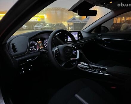 Серый Хендай Соната, объемом двигателя 2.5 л и пробегом 46 тыс. км за 19390 $, фото 12 на Automoto.ua