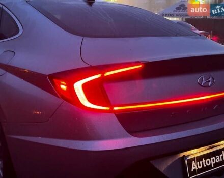 Серый Хендай Соната, объемом двигателя 2.5 л и пробегом 46 тыс. км за 19390 $, фото 8 на Automoto.ua